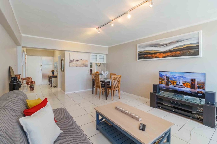 To Let 2 Bedroom Property for Rent in Sea Point Western Cape
